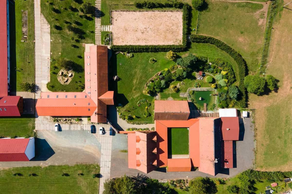 Penzion Jizdarna Hejtmankovice Броумов Экстерьер фото